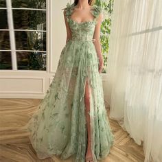 Olivia Mark - Elegant Lace Evening Dress for Formal Events and Beach Parties Prom Dress Green Floral, Green Prom Dress Flowers, Prom Dresses Cottagecore Green, Green V-neck Maxi Dress With Sweep Train, Gaun Tulle, Fest Outfits, Lace Beach Dress, Prom Dresses Elegant, 파티 드레스
